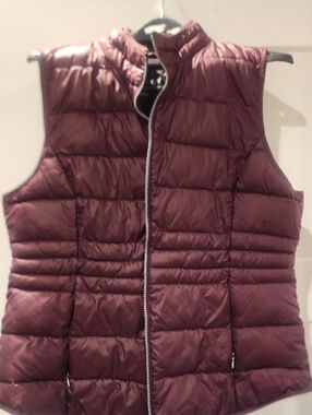 Andrew Marc Women's Quilted Puffer Vest in Plum